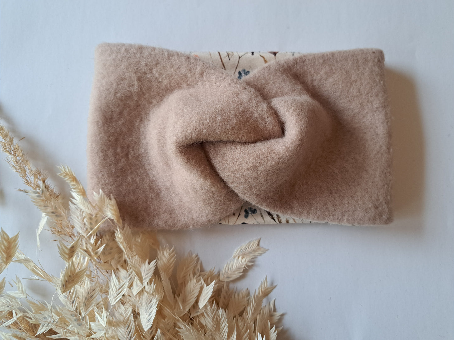 Stirnband Wollfleece 'Virgin Wool' mulesingfrei beige mit Feldblumen